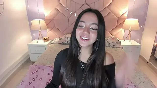 Lara_Rouss_ on StripChat