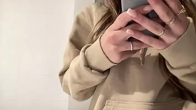 Lolykush on StripChat 