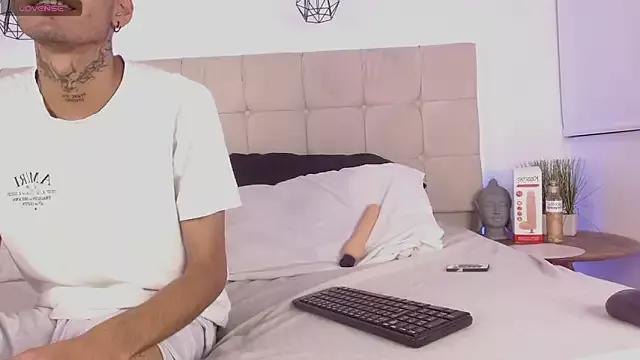 love_birds_69 on StripChat