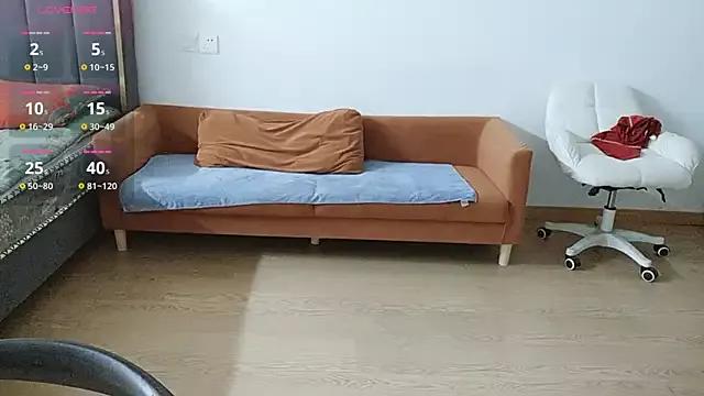 Lucky-xiuxiu on StripChat