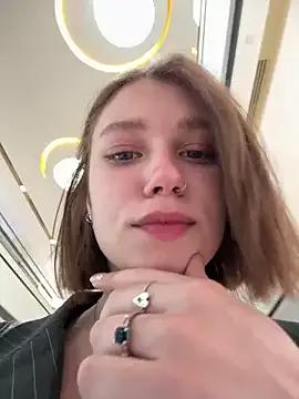 lucy-joy on StripChat