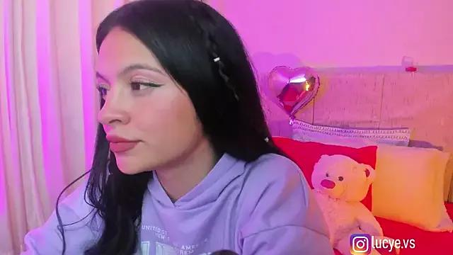 LucyEvans_ on StripChat