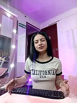 LucyEvans_ on StripChat