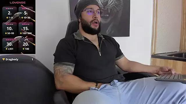 Luke__09 on StripChat