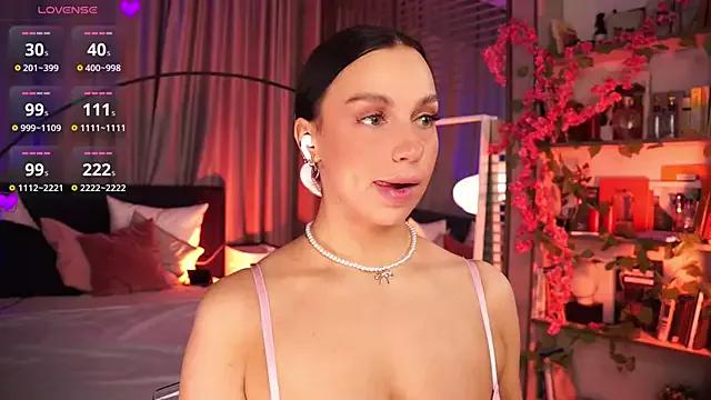 LunaNight on StripChat