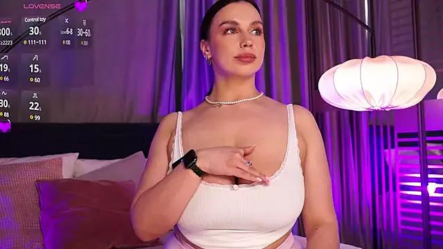 LunaNight on StripChat