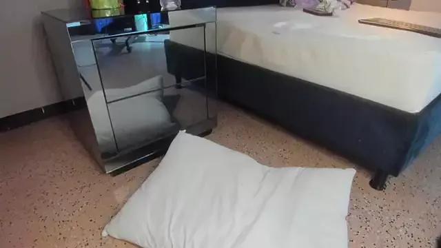 MAHIASMITH13 on StripChat