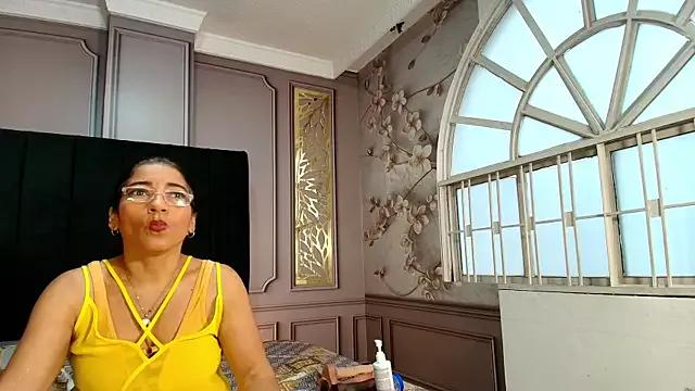 mature_bigass__ on StripChat