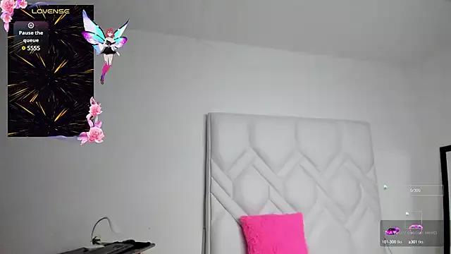 MatureHorny_70 on StripChat