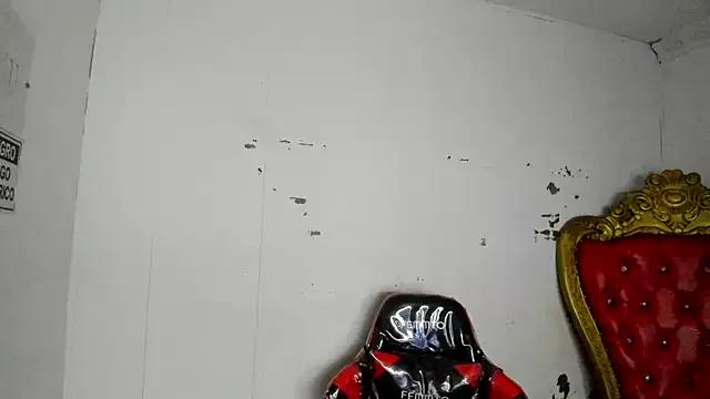 MatureHorny_70 on StripChat