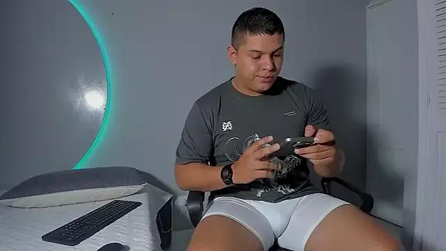 Maximus_Steel on StripChat