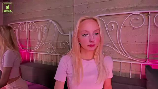maya_snow on StripChat