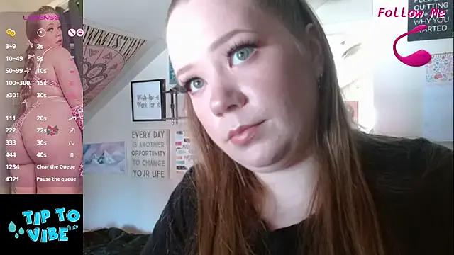 MissLolaLuxxx on StripChat