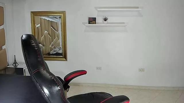 naia_blessed on StripChat