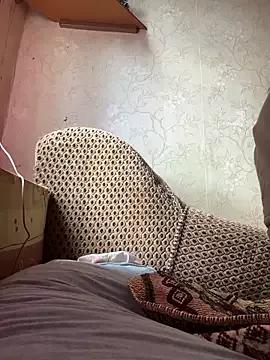 Naughtbaby_2025 on StripChat