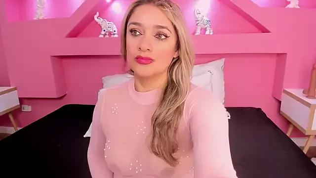 NicoleDiior on StripChat