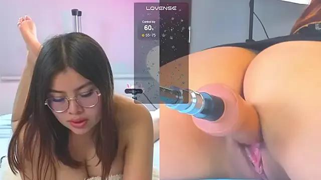 Nicolle_Thier on StripChat