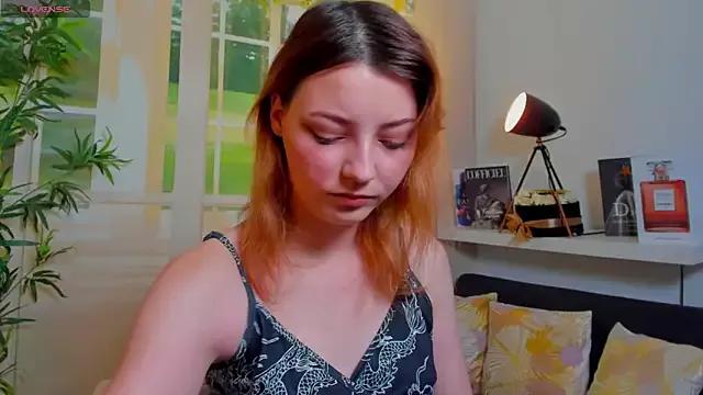 pretty_little_thing on StripChat