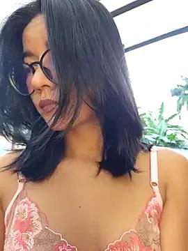 Pretty_roxxyy on StripChat