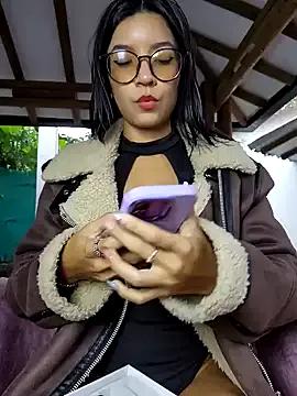 Pretty_roxxyy on StripChat