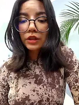 Pretty_roxxyy on StripChat