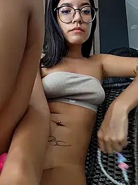 Pretty_roxxyy on StripChat