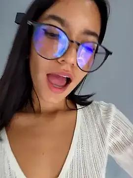 Pretty_roxxyy on StripChat