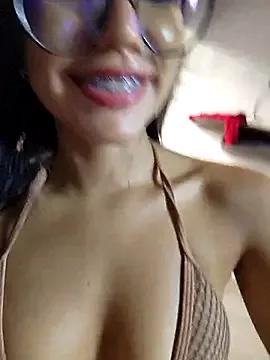 Pretty_roxxyy on StripChat