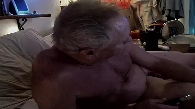 Pussyeat2please on StripChat