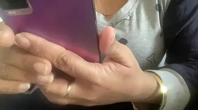 sassypooja on StripChat