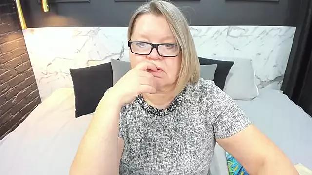 Shannonshine on StripChat