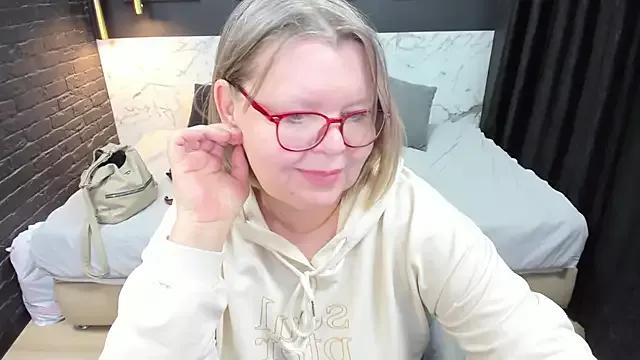 Shannonshine on StripChat