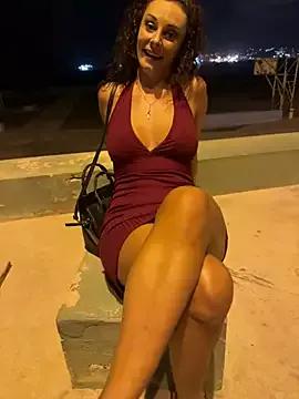 therealbeverlycious on StripChat