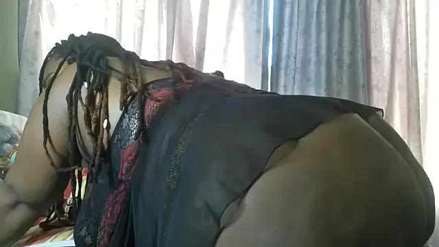 ThickianaRider on StripChat