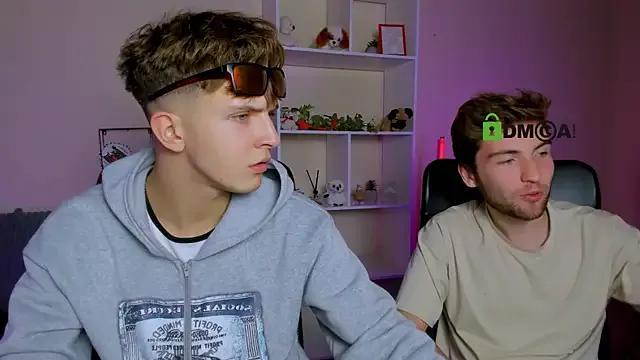 travis_wolf_ on StripChat