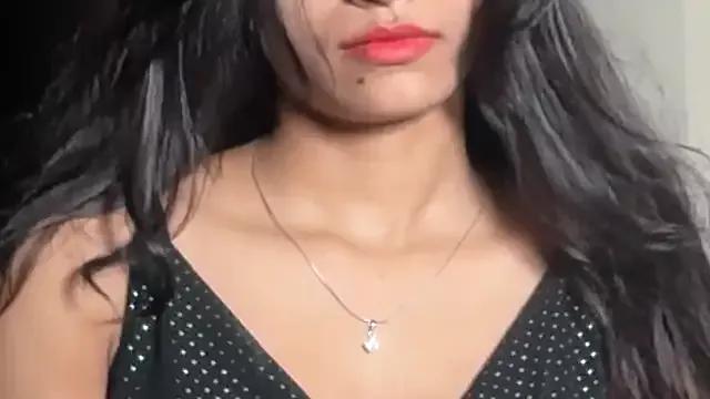 Wow-nisha on StripChat