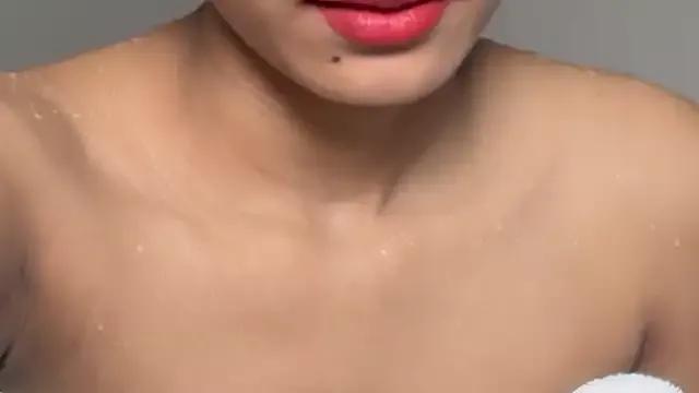 Wow-nisha on StripChat